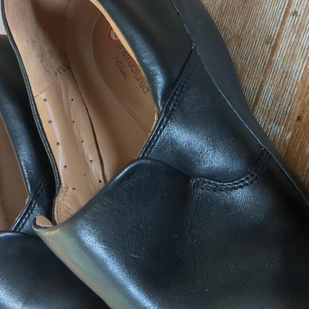 Clarks Unstructured Un.Loop Black Leather Slip-On… - image 3